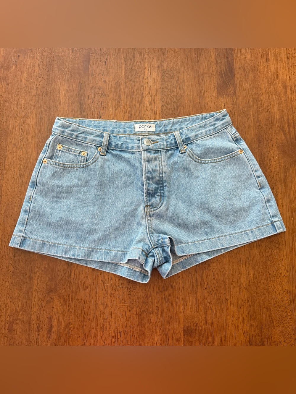 Parke 100% Cotton Light Wash Mid Rise Denim Micro Shorts 2” Inseam Size 29 NWOT